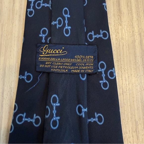 Authentic Vintage Gucci Silk Tie in Navy & w Light Blue Stirup Accents - Picture 3 of 5